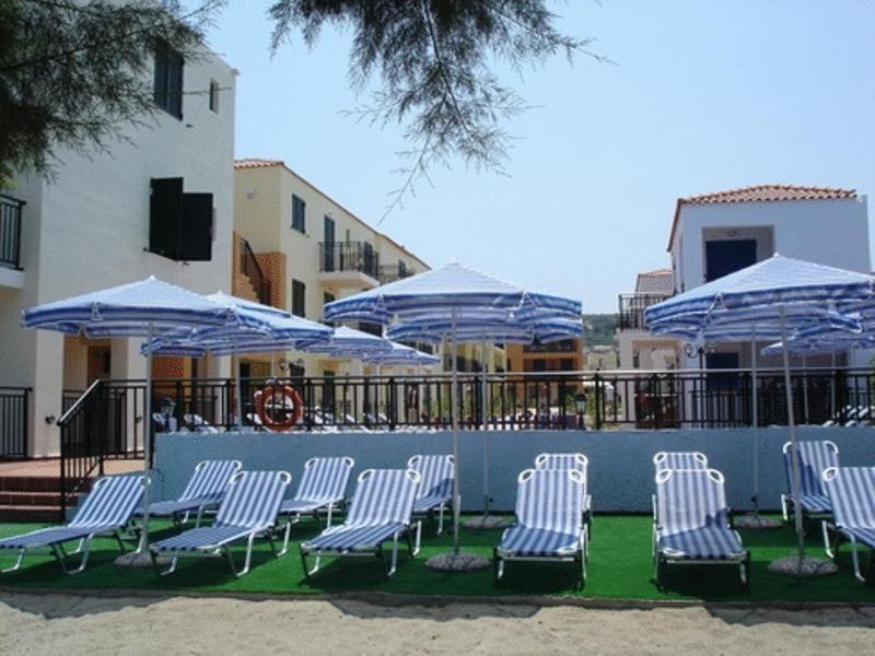 Margarita Beach Hotel Agia Marina Esterno foto